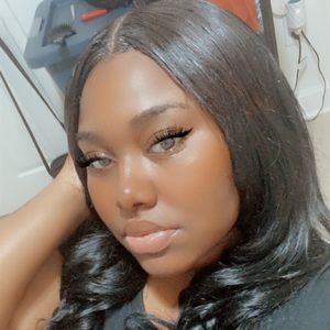 Meet your Posher, Kennesha